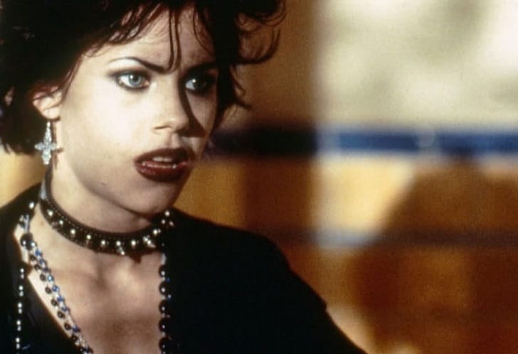 How to embrace 90s goth fashion today.